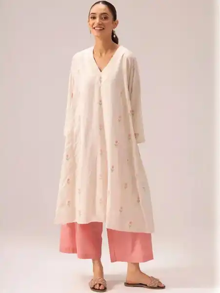 Aaghnya Floral Printed V-Neck Straight Kurta